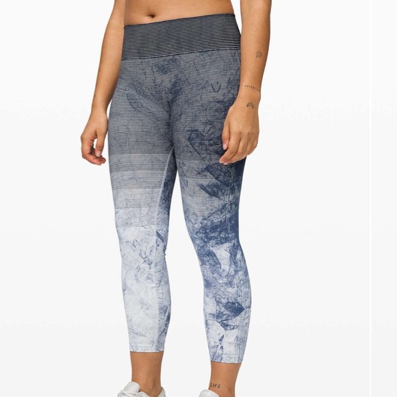 Lululemon Ebb to Train Tight *Wash
White / Black / Luna - Picture 2 of 8